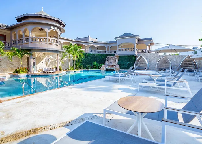 Travellers Beach Resort